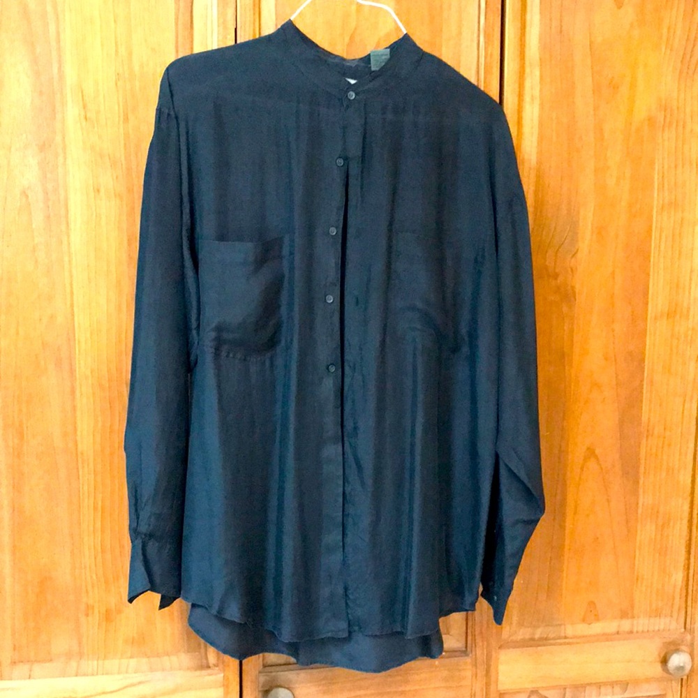 Men’s size large 100% silk collarless shirt.